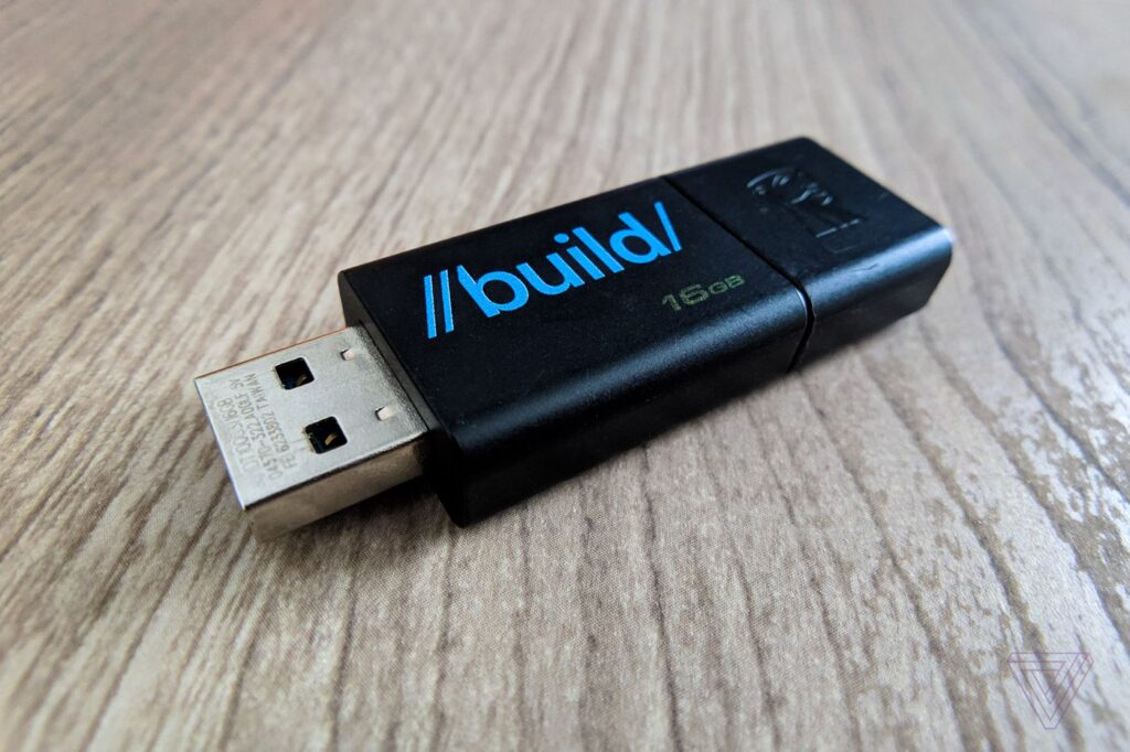 What Is USB Flash Drive?