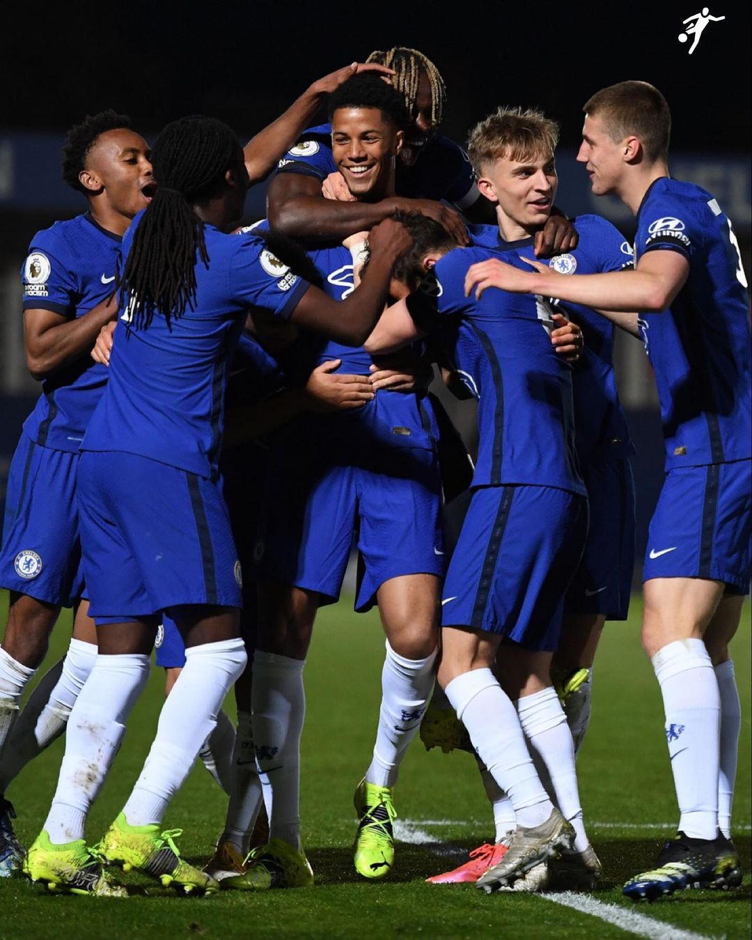 Soccer-Chelsea Accompany Porto to influence semis regardless of Taremi stunner