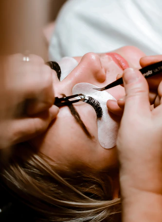 How to start an eyelash extension