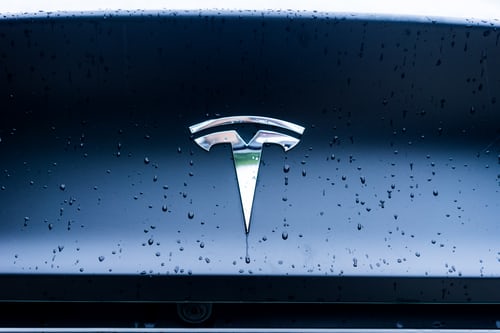 Tesla could Lose another $ 1-10 until it Locates support, analyst Cautions