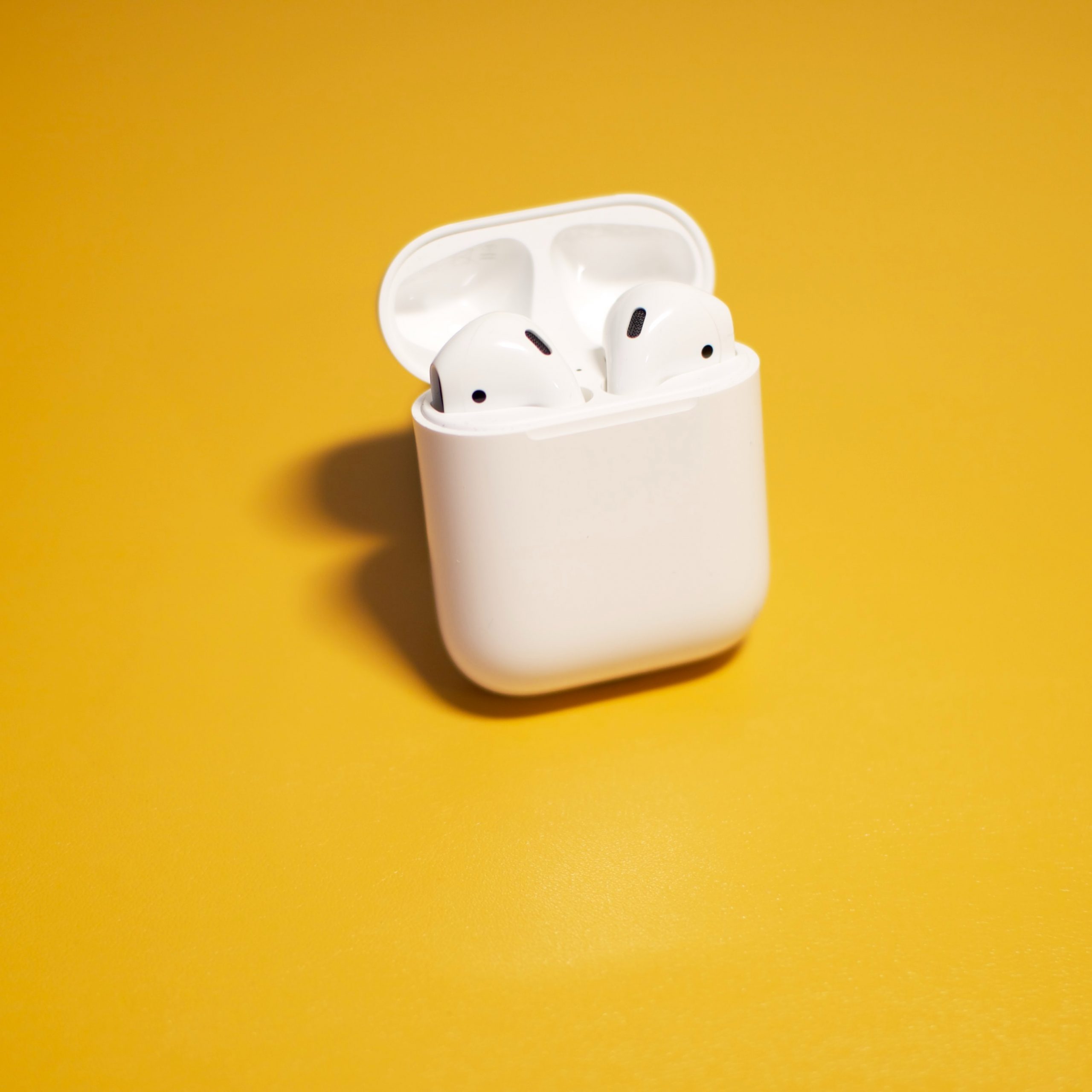Apple's next-generation AirPods will be available soon. According to the latest rumors, Apple's next-generation AirPods will be available later