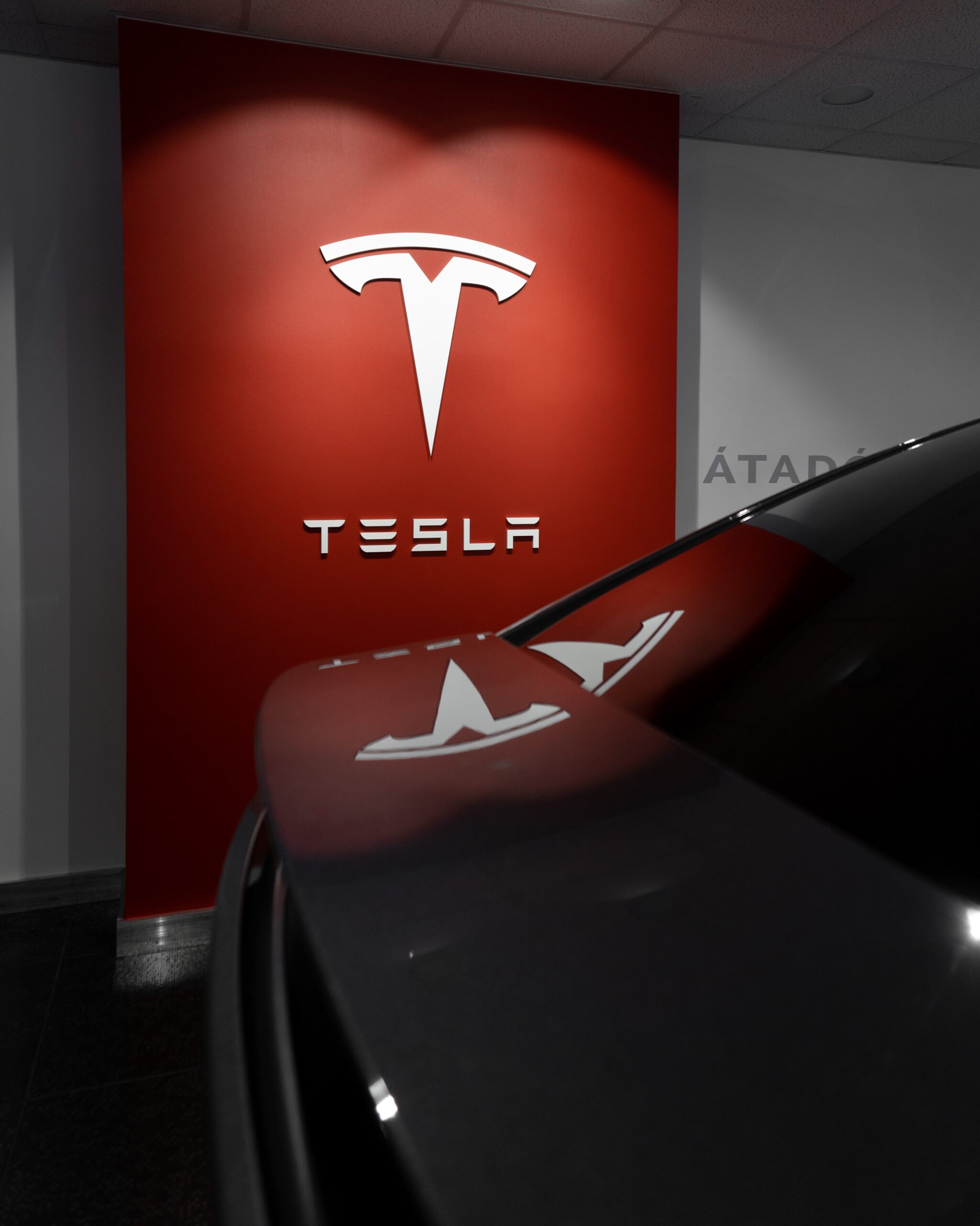 Tesla to Start high-end Model S'Plaid' to fend off Mercedes, Porsche