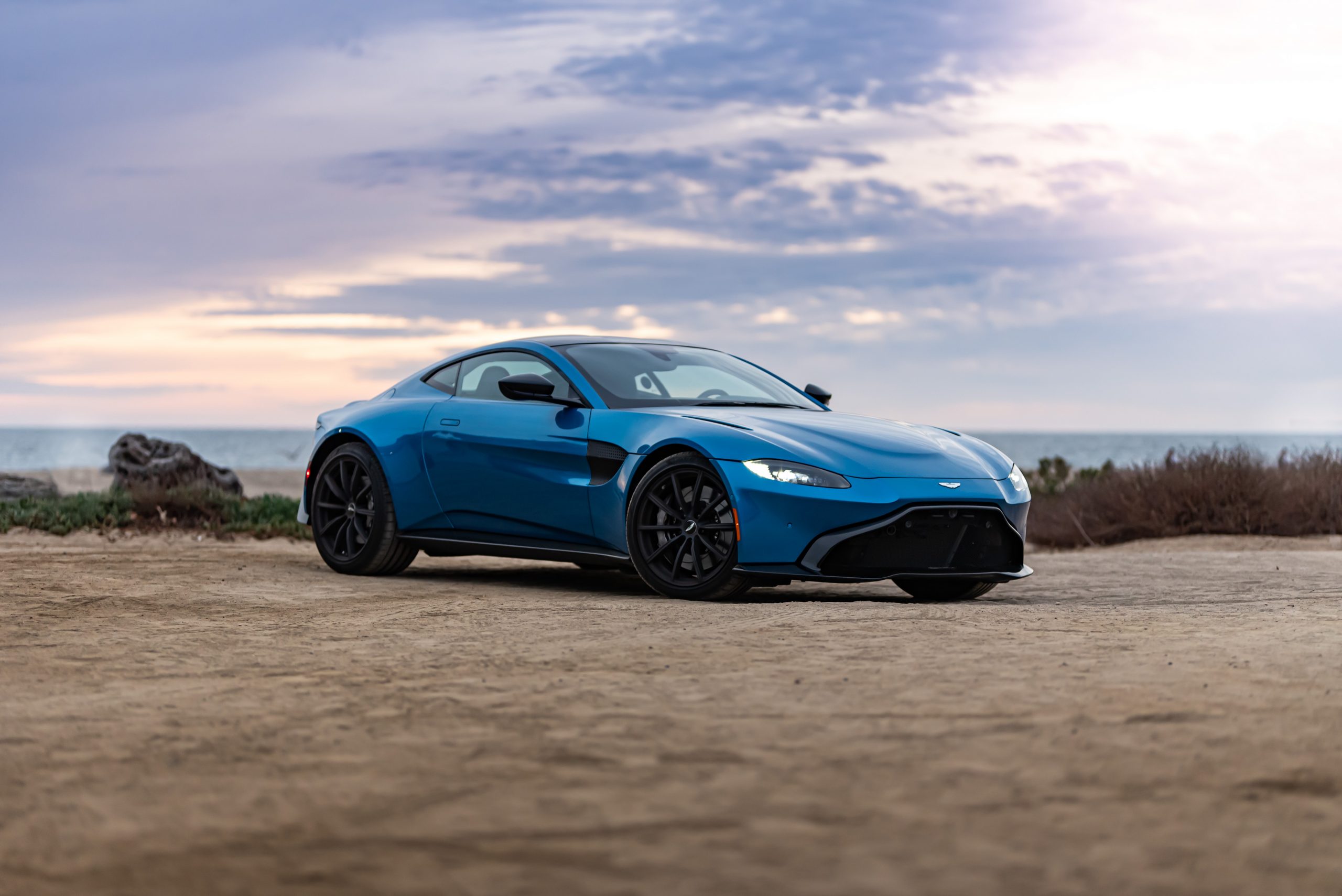 Driving on Road and Track in the Aston Martin Vantage F1 Edition