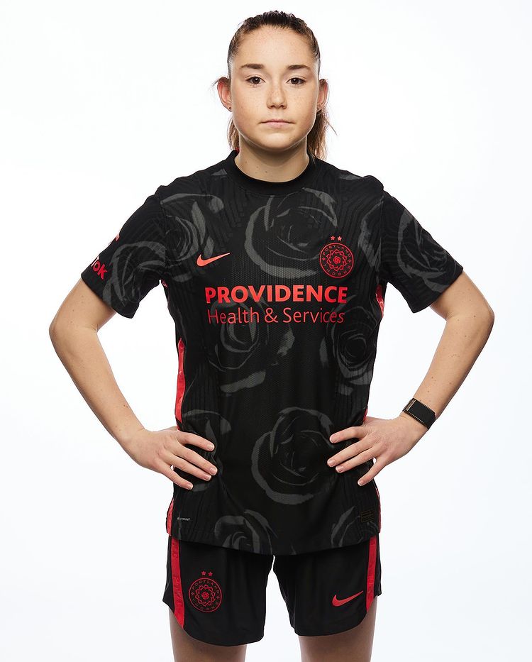 Olivia Moultrie (15) makes history signing with NWSL's Portland Thorns
