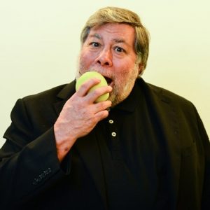 Steve Wozniak, the Apple founder, backs right to repair
