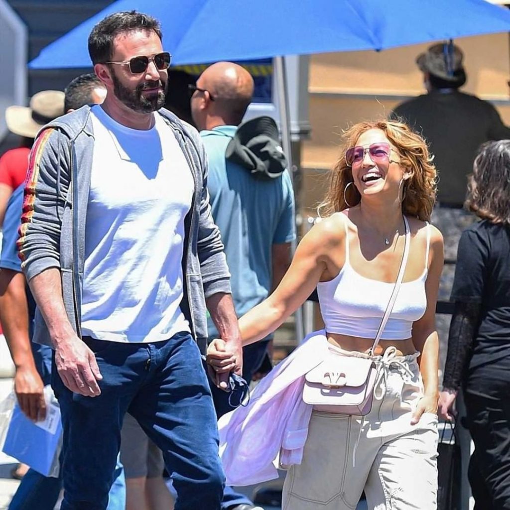 Ben Affleck and J.Lo hold hands at the mall in matching outfits, more ...