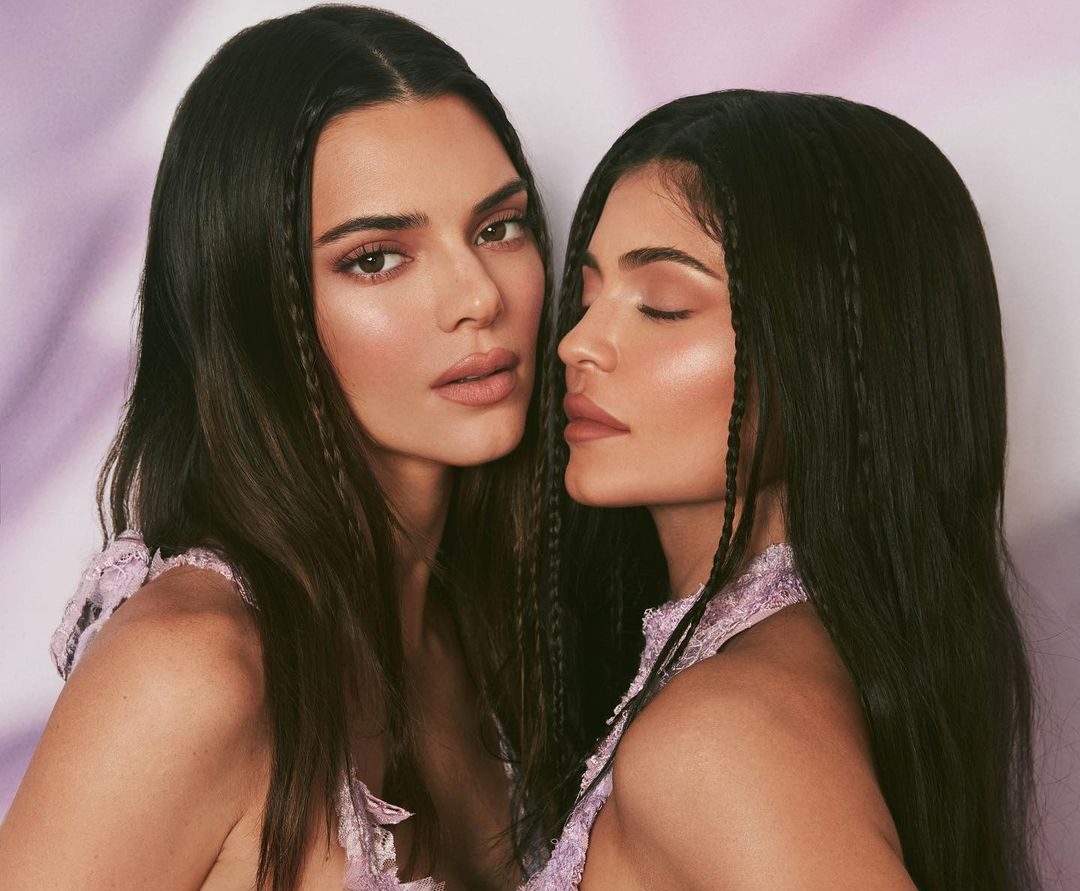 Kylie Jenner and Kendal Jenner new picture for the new Cosmetics Line Launch