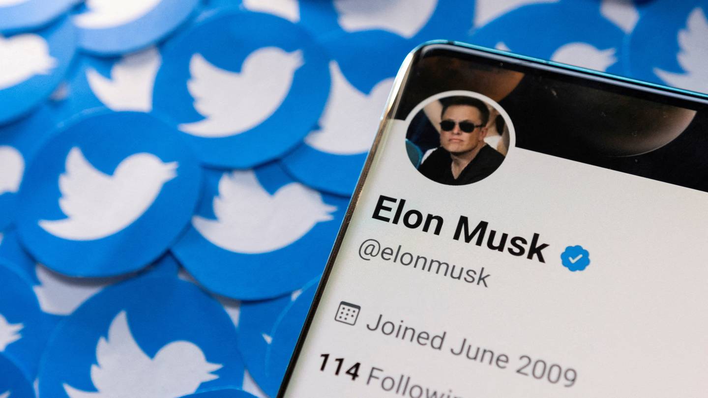 Elon Musk Fans Solicit Twitter Jobs by Tweeting at Him