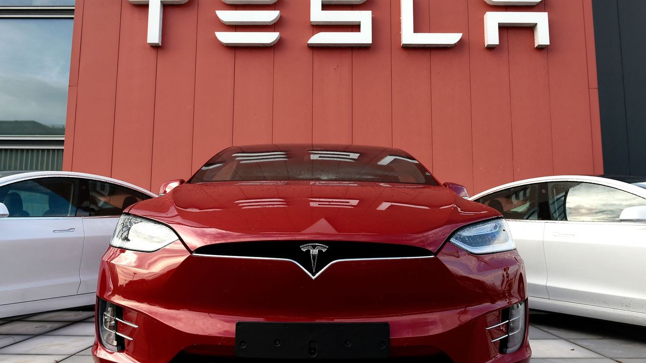 Tesla Stock Has Fallen Below $700. Why $540 Might Be Next