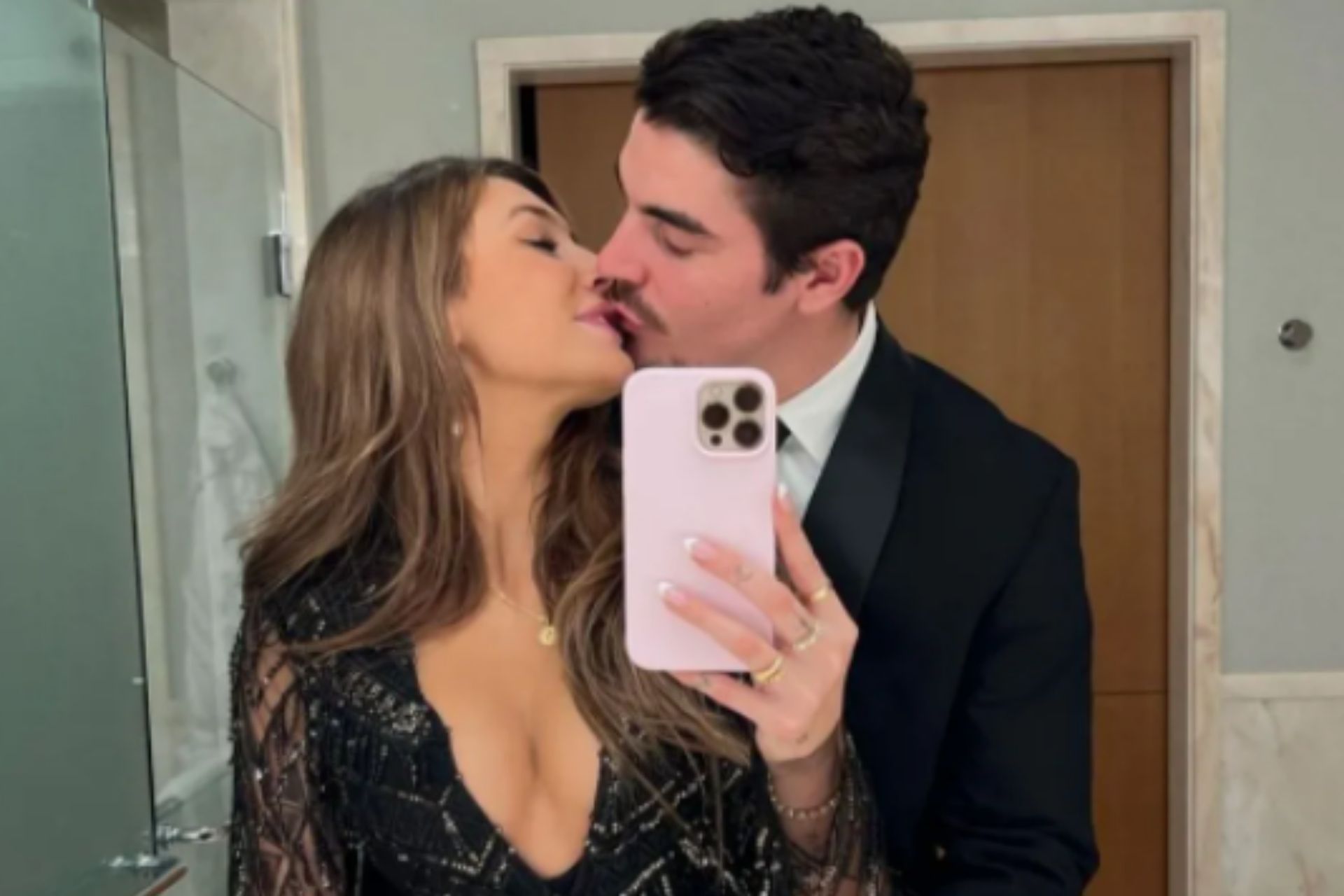 Too Hot to Handle's Carly Lawrence Weds Love Island's Bennett Sipes
