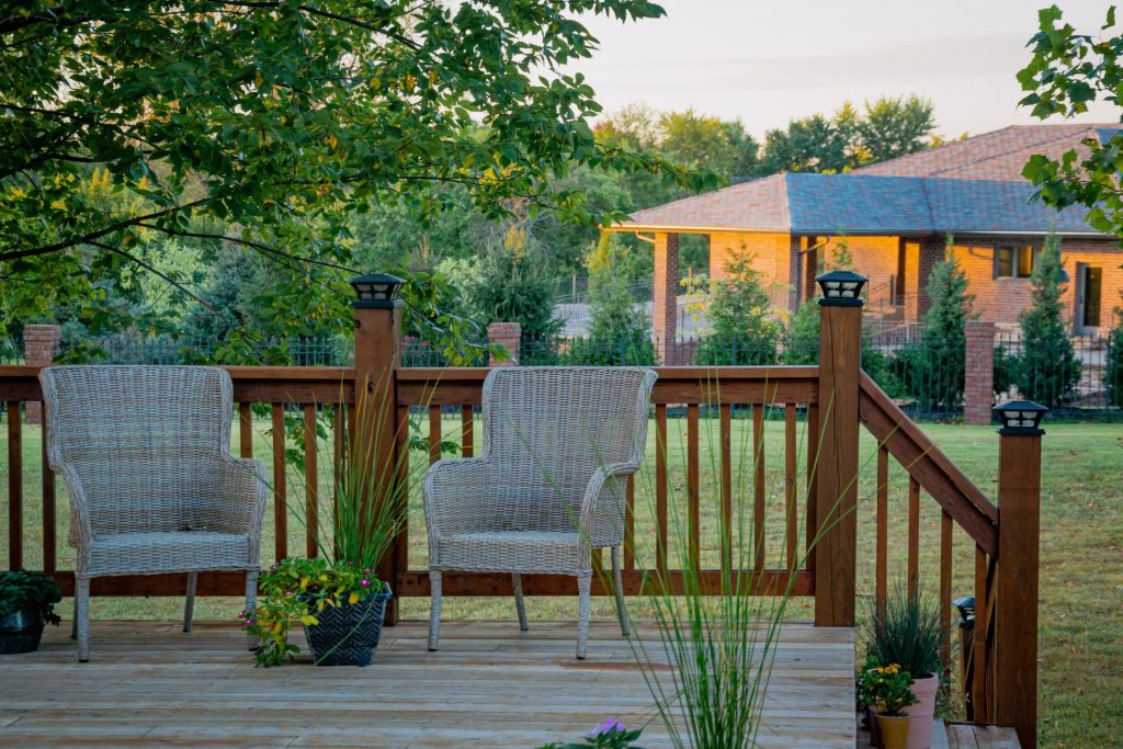Deck Decorating Ideas with Plants