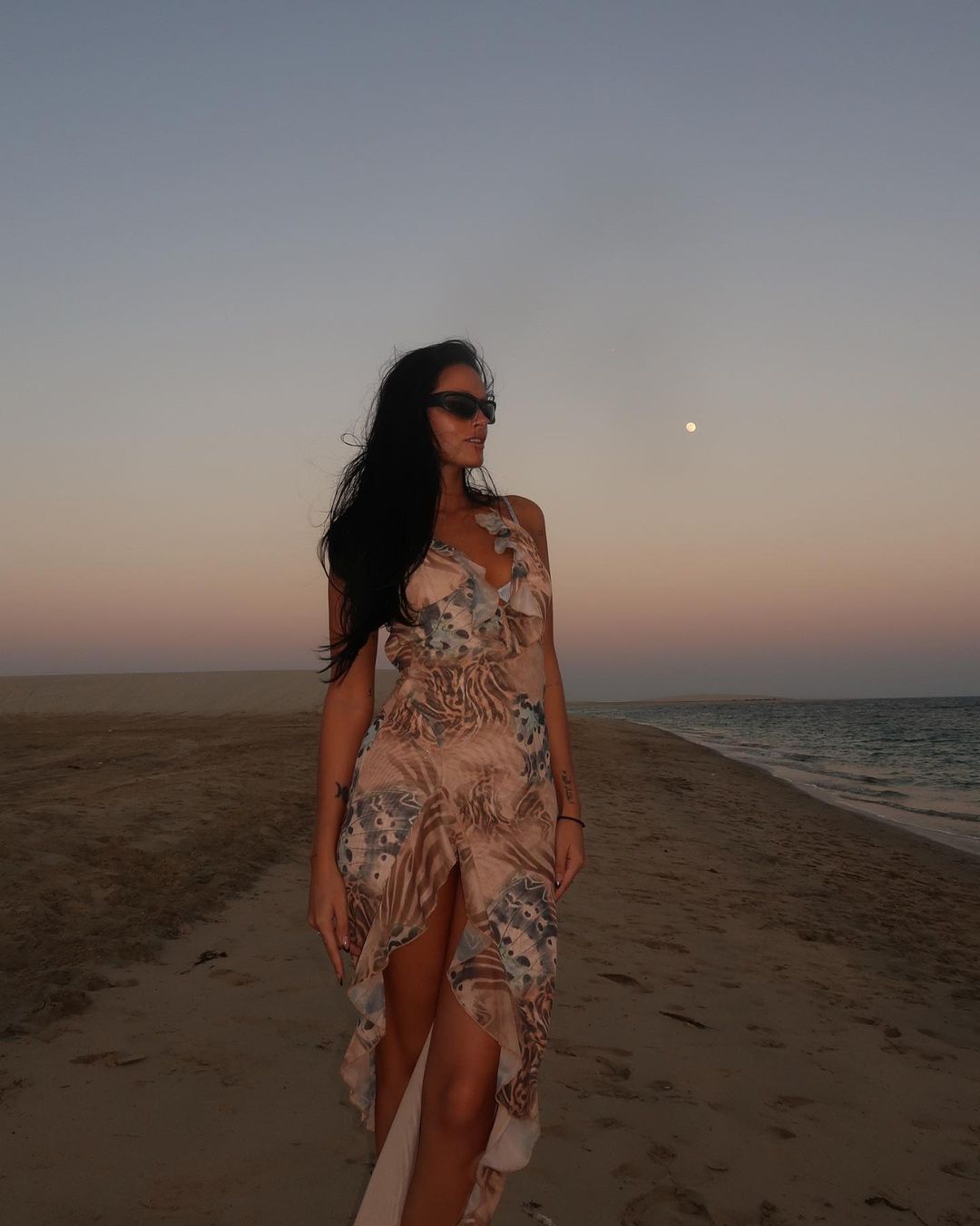Oriana Sabatini Shares a Beach Shot!