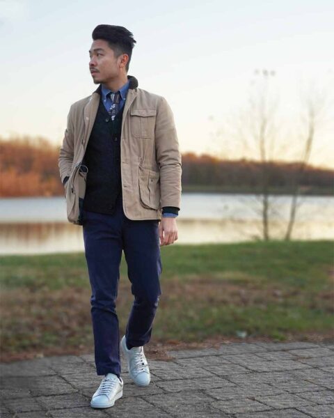 multi layer outfit which you can wear with white sneakers