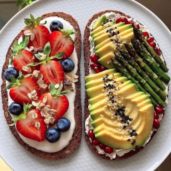 Keto Cake with Avacado and Blue Berry