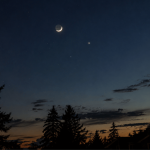 Moon and Saturn to Put on a Sky Show Tonight Across the U.S.