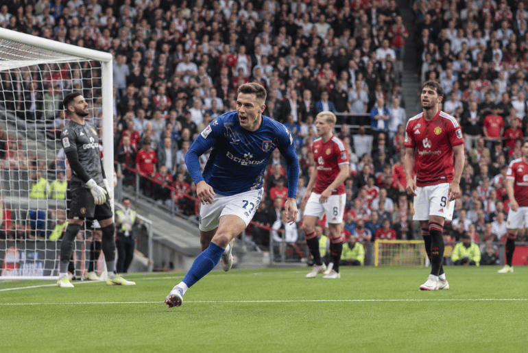 Leif Davis Stuns Manchester United With Early Ipswich Goal at Old Trafford